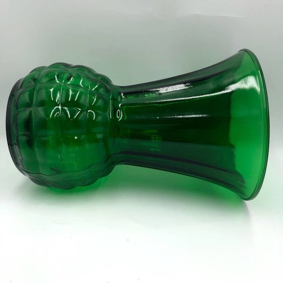 Vintage Emerald Green Glass Flower Vase - Picture 3 of 9